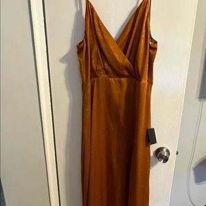 NWT: Lulus floor length formal dress